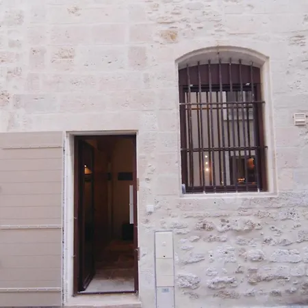 Pet Friendly Apartment In Beaucaire With Kitchen Apartment