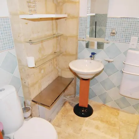 Cozy In With Wifi Apartamento Beaucaire (Gard)