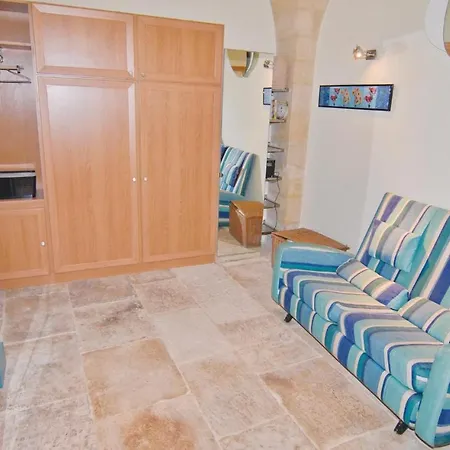 Apartment Pet Friendly Apartment In Beaucaire With Kitchen *