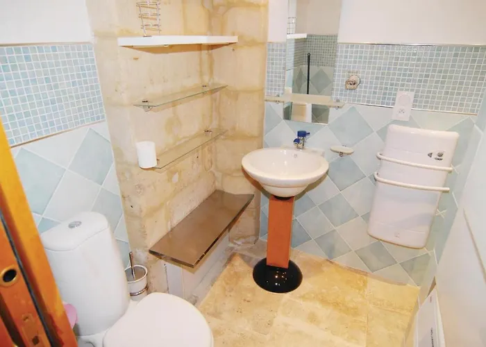 Cozy In With Wifi Apartamento Beaucaire (Gard)